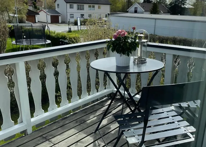 Apartmán Small With 4 Bedrooms Close To *